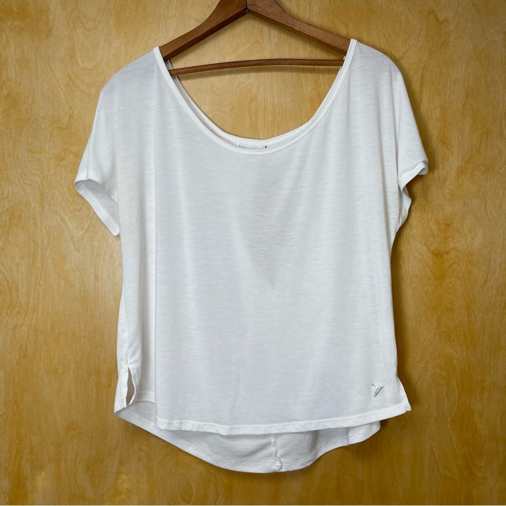 Old Navy Active Go-Dry Open back white crop t-shirt sz large